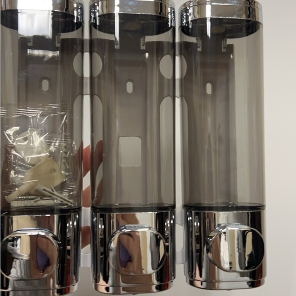 Shampoo, conditioner and body wash all in 1. Brand new - Picture 6 of 6